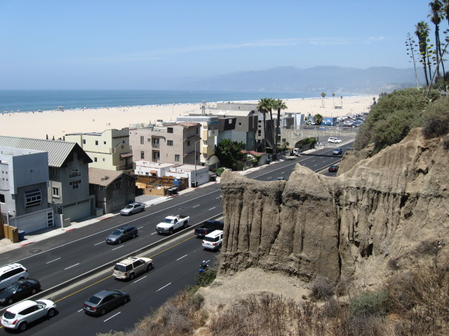 617x456 pixels (134K)